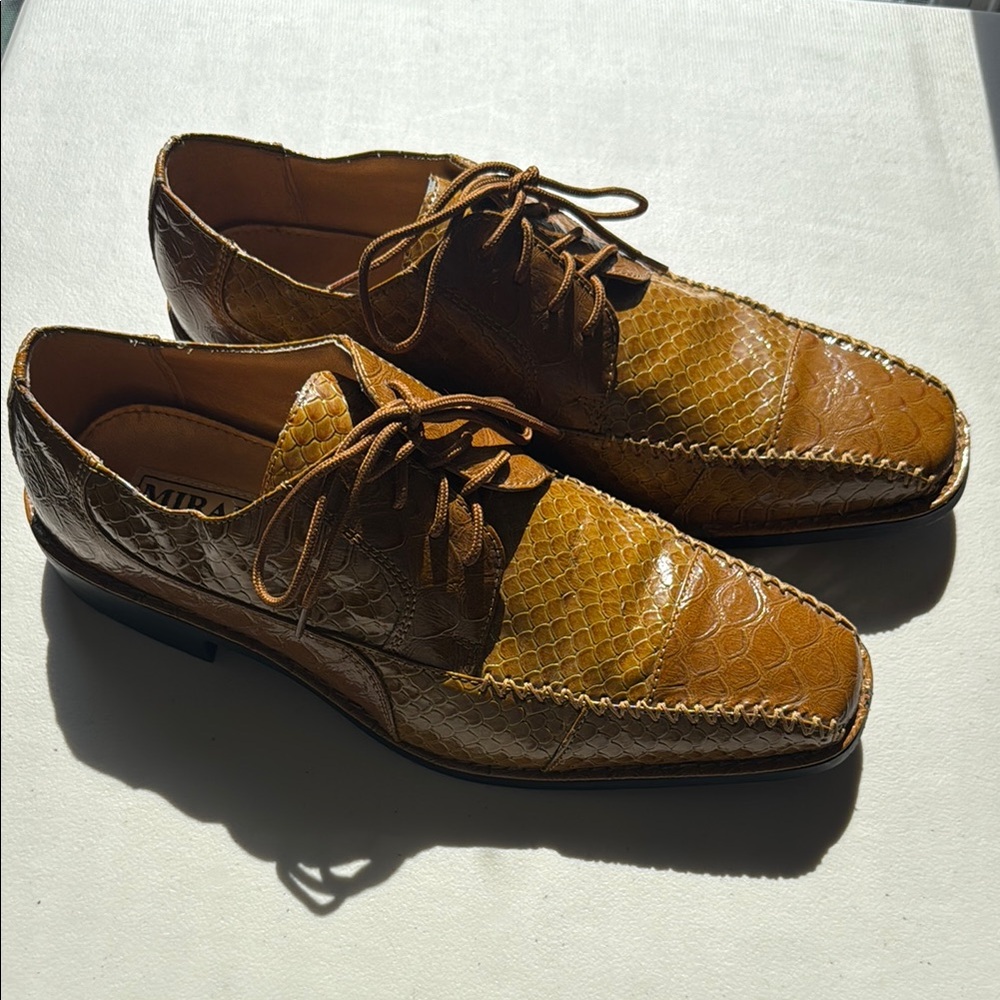 MIRALTO Men’s Crocodile Print Lace Up Square Toe Dress Shoes